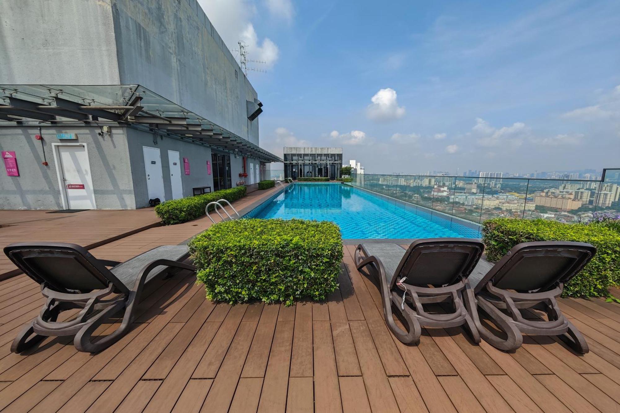 2rooms 4pax Link Mall Mrt#kl #jhouse#ekocheras#malaysia Pangsapuri